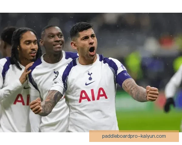 罗梅罗状态回暖，热刺铁卫在防线表现稳健，备受关注。