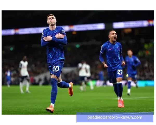 奥斯卡在切尔西时期的表现稳健，成为球队核心之一。