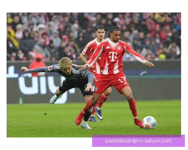 德甲法兰克福足球俱乐部近期表现稳健，状态逐渐回暖，引发关注